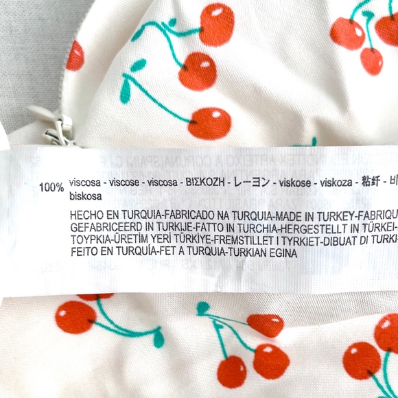 🍒 ZARA Satin Effect Cherry Print Mini Skirt 🍒 - Picture 4 of 5